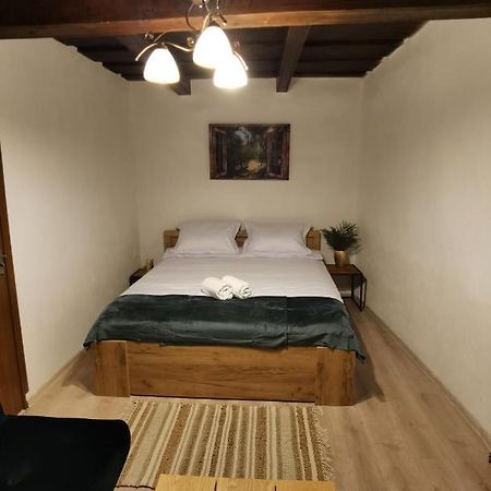 SóVárLak Sarateni Exterior foto