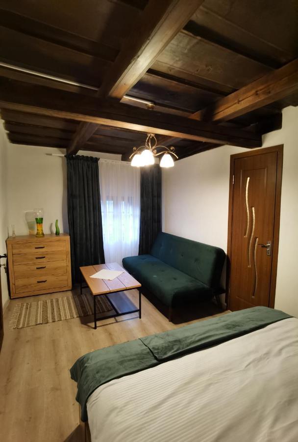 SóVárLak Sarateni Exterior foto